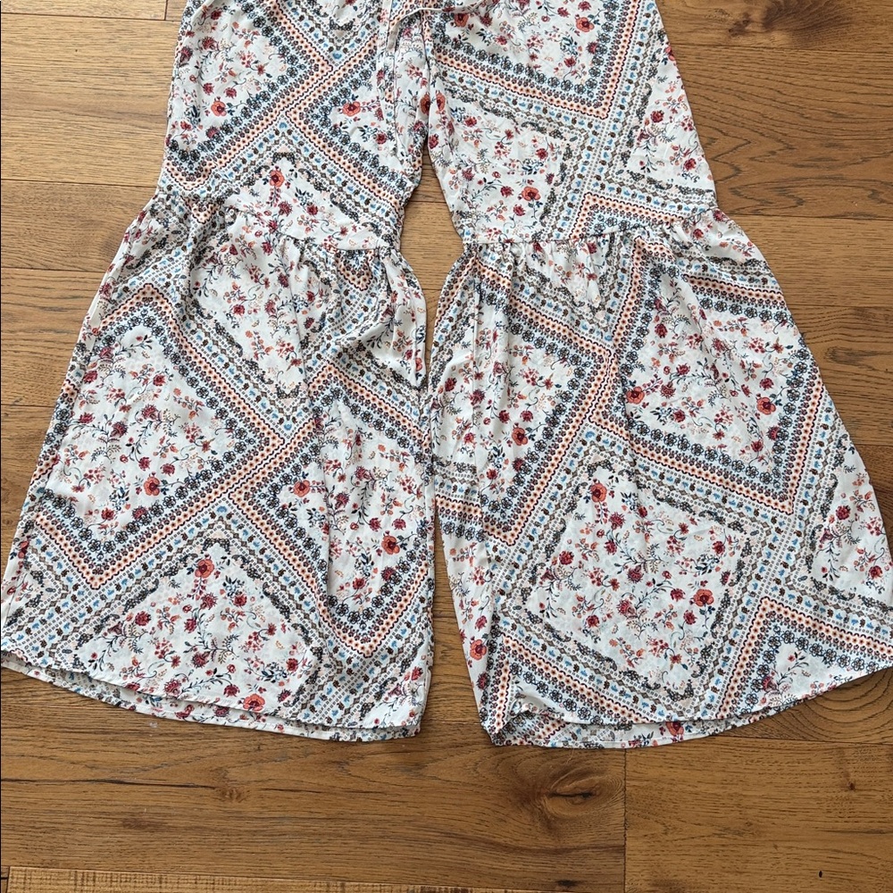 Mi Ami  Multicolor Floral Pants - Picture 4 of 4